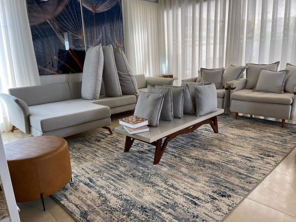 Ambiente-renovado-e-sofas-impecaveis-.jpg